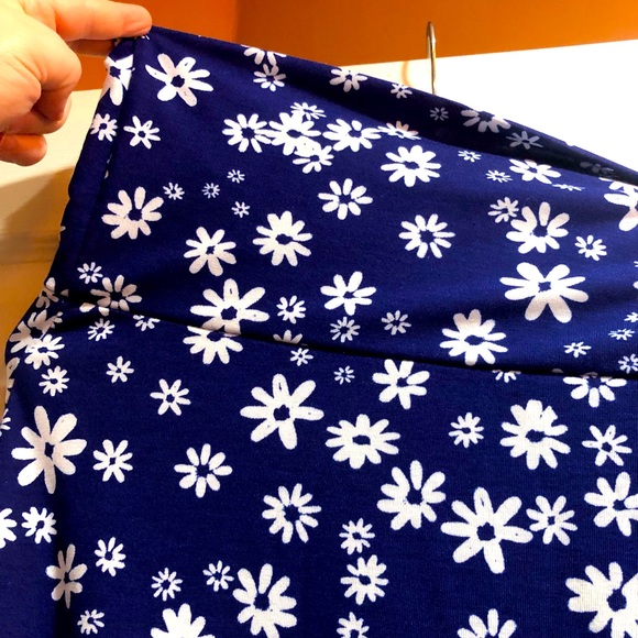 LuLaRoe Olivia Skirt Blue White Floral 2XL NWT - Host Pick - Picture 5 of 9